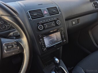 Volkswagen Touran 1,4TSI DSG 7 miestne - 9