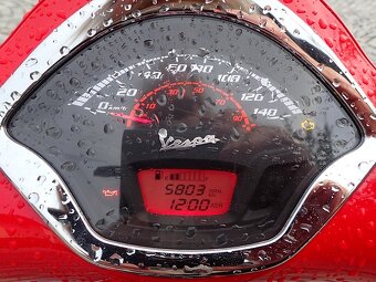 VESPA GTS 300 Super - 9