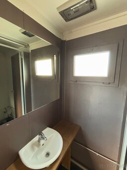 Sanitární / WC kontejner / 3x WC a 3x pisoár - 9