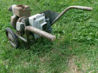 prodám staré-historické hospodářské kalové čerpadlo. Originá - 9