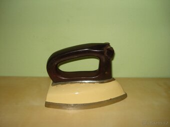 Staré žehličky - 9