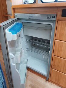 Adria Adora 432 pro 3 - 4 os, SOLÁR, podlahové topení, stan - 9