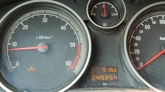 Zafira, 1.8 CDTI nafta rodinné 7mistne auto - 9