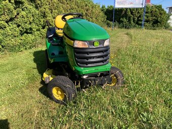 Zahradní traktor John Deere X 300 R - 9