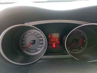 Mitsubishi Outlander 2.0 DID/7 míst/Ital/Pěkný - 9