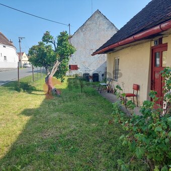 Pronájem chalupy 2+1 se zahradou a garáží v Kucínech u Přešt - 9