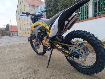 Enduro Asix xb 83 - 9