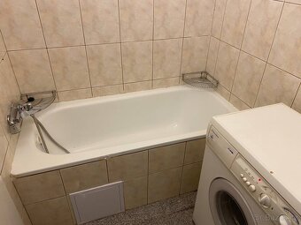 Pronájem bytu od prosince 1 kk Praha 9 Vysočany - 9