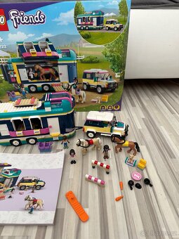 Lego Friends 41722 Auto s přívěsem pro koně - 9