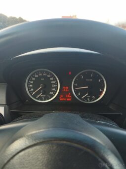 BMW E61 525d origo M-paket, manuál - 9