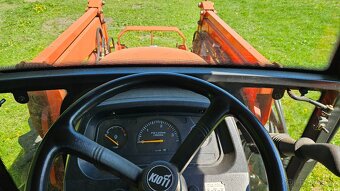 Traktor KIOTI DK551C - 9