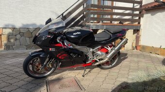 Aprilia RSV 1000 R - 9