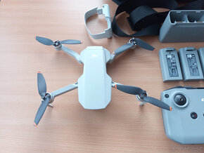 Téměř Nový dron DJI Mini 2 Fly Combo-plná verze-3 baterie - 9