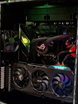 Výkonný herní počítač Asus ROG Strix RTX 3080 - 9