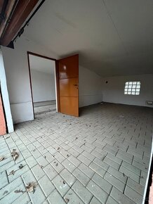Prodám/pronajmu dvě propojené garáže v Rokycanech - 9