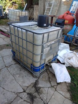 ibc kontejnery stav 90% - 9