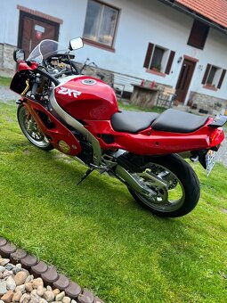 Kawasaki ZXR 400r - 9