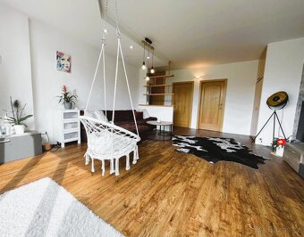 Prodej bytu po rekonstrukci, 3+1, Manětínská, Plzeň - 9