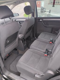 VW Touran 2,0 TDI Highline - 9