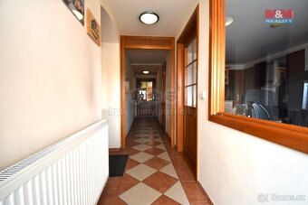 Prodej výrobního objektu s rodinným domem, 1200 m², Spálov - 9