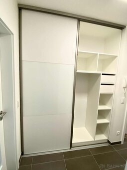 Výroba vestavěných skříní - 9