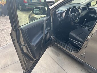TOYOTA RAV4 2.0D D4D 105 KW,1.MAJ.MANUÁL,TAŽNÉ,NAVI,KAMERA - 9