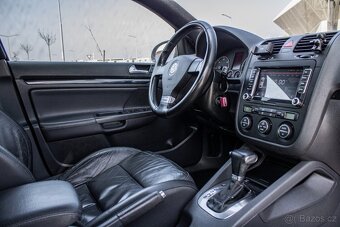 Volkswagen Golf 2.0 TDI Comfortline DSG - 9