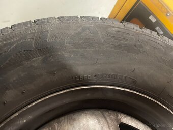 Pneu + plechové disky z vozu Ford Tranzit - 9