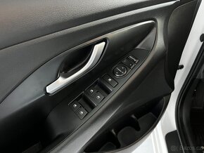 Hyundai i30 1,5 STYLE,TGDI,ZÁRUKA,1.MAJ,ČR - 9