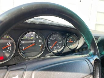 Porsche 911 3.6 Carrera 2 (1991) - 9