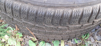Zimní pneu 225/45R17 Nokian Runflat pěkný vzorek - 9