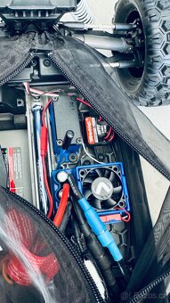 Traxxas Hoss 1:10 VXL 4WD RTR - 9