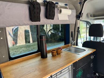 Obytný automobil Ford transit - 9