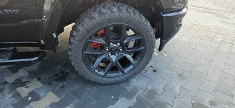 DODGE RAM 1500 5.7 HEMI 4x4 FULL LED KOLESO 22 - 9