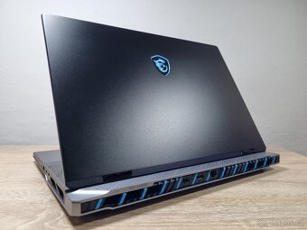 18" 4K_MSI TITAN 18 HX_i9-14900HX_64GB_4TB_RTX 4080 12GB - 9