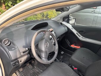 Toyota Yaris 1.3 vvti - 9