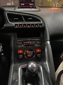 Peugeot 3008 2.0 HDi 110KW - 9