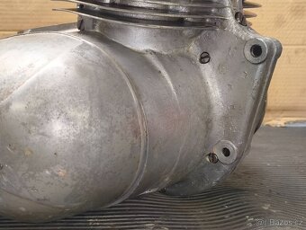 Motor Jawa 350 Pérák BEZ ČÍSLA kartery víko hlavy komunista - 9