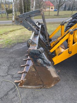 Traktorbagr JCB 4CX - 9