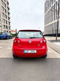 Volkswagen Golf 5 1.6 manuál - 9