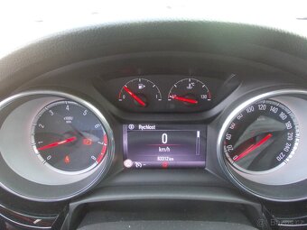 Opel Astra, 1.4T 92KW ČR,SERVIS,NAVI - 9
