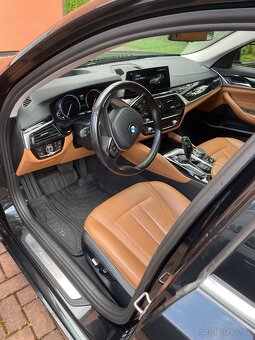 BMW 530d xDrive Touring 195kW – LUXURY, tažné, panorama - 9