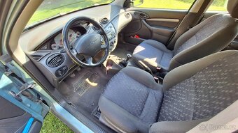 Ford Focus 1.6 (74 kW), hatchback, r. v. 2001 - 9