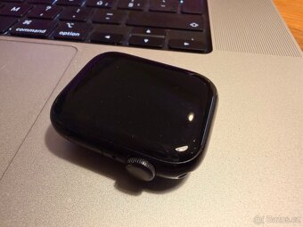 Apple Watch Series 7 – 45mm Midnight GPS + sportovní řemínek - 9