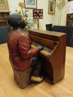 Bluesová swingová kapela ( 6 členů kapely ). - 9