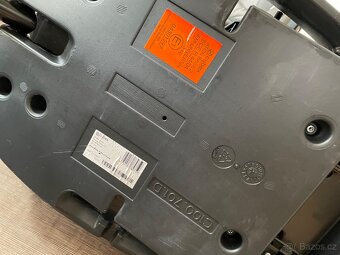 Autosedačka se základnou - 9