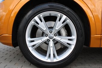 Audi Q8 50 TDI 210kW QUATTRO SERV.KN. (2020) - 9