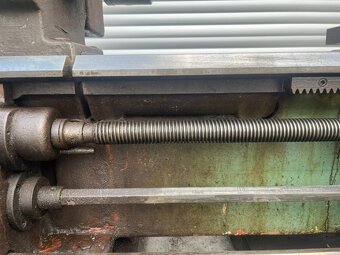 162. Hrotový soustruh SN 50B/1000 - 9