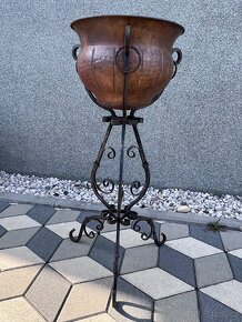 Starý stojan s květináčem kované železo a měď - 9