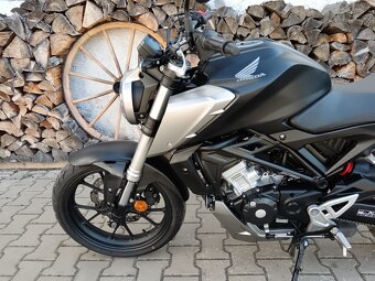 HONDA CB 125 R Neo Sports Café - 9